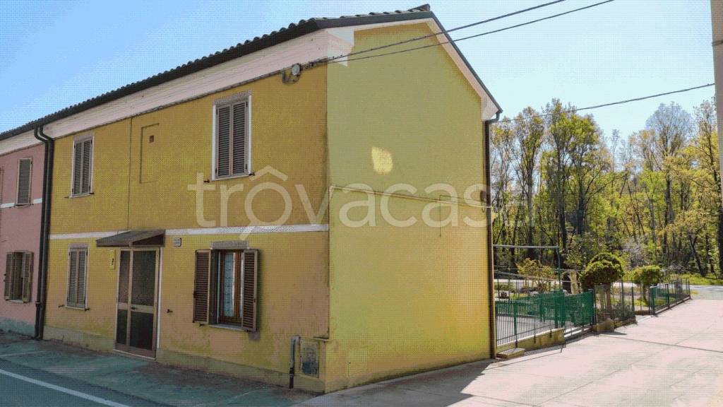 casa indipendente in vendita a Pesaro in zona Cattabrighe