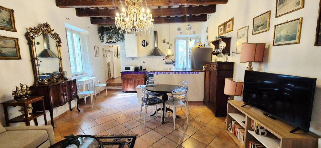 appartamento in vendita a Pesaro in zona Centro Città