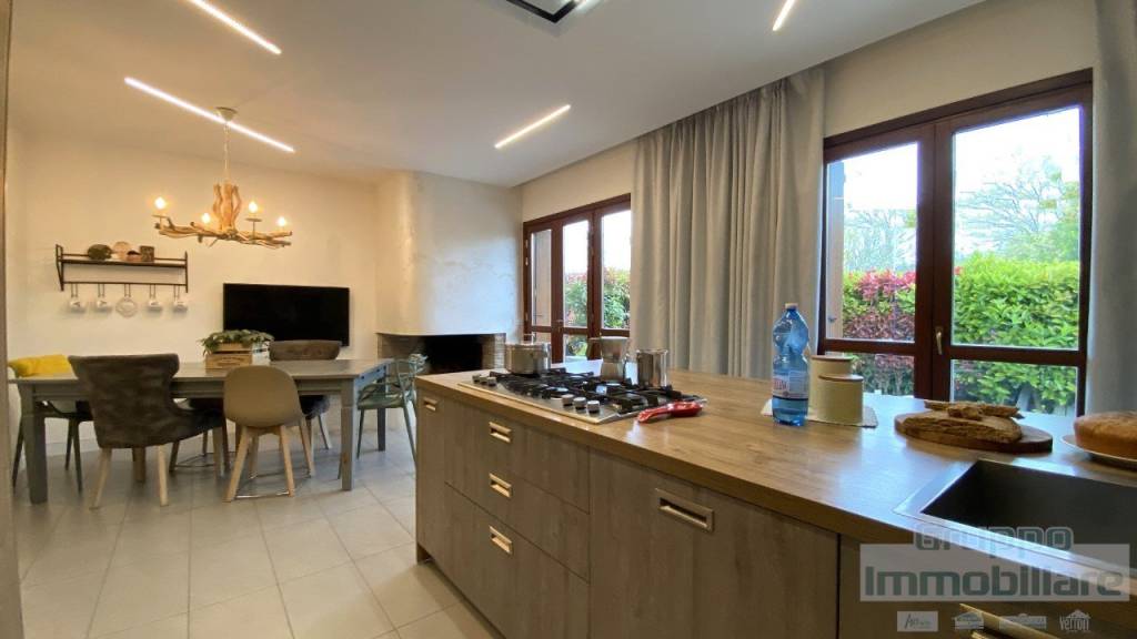 casa indipendente in vendita a Pesaro in zona Villa Fastiggi