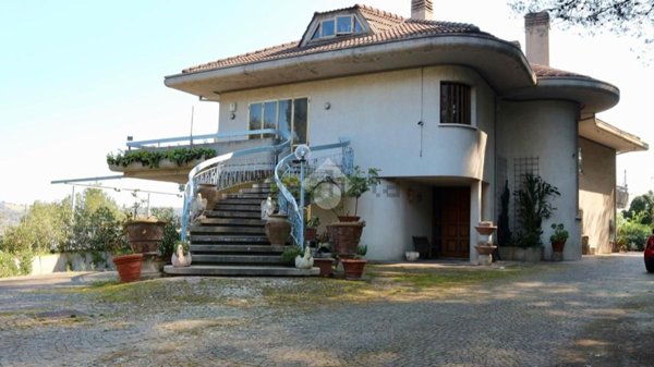 casa indipendente in vendita a Pesaro
