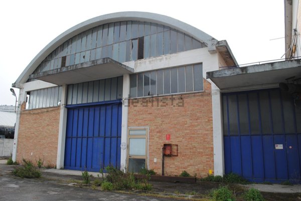 capannone in vendita a Pesaro