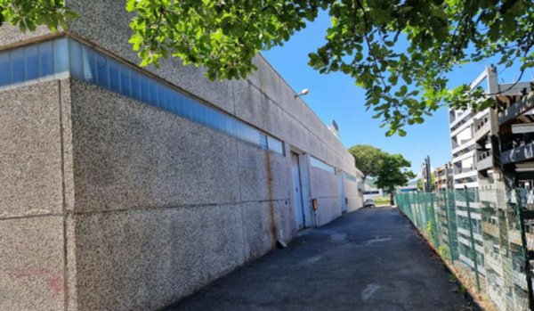 negozio in vendita a Pesaro in zona Ginestreto