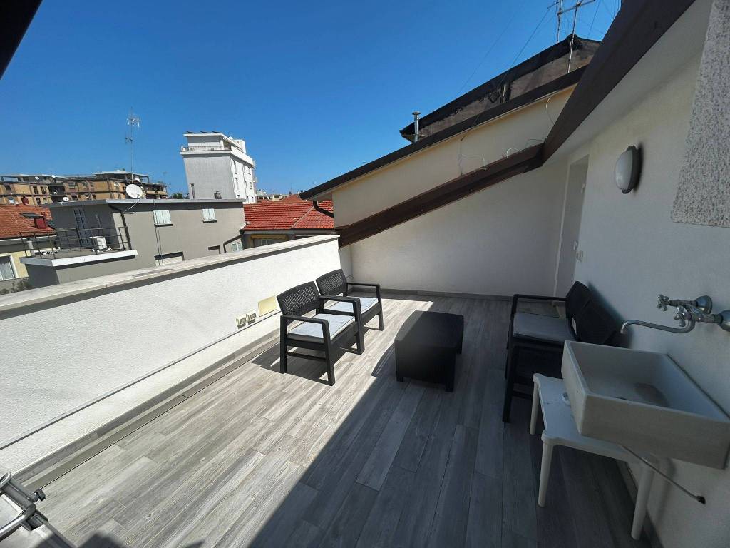 casa indipendente in vendita a Pesaro in zona Porto