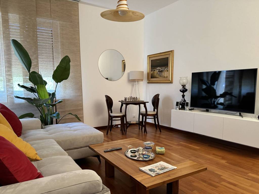 casa indipendente in vendita a Pesaro in zona Centro Città