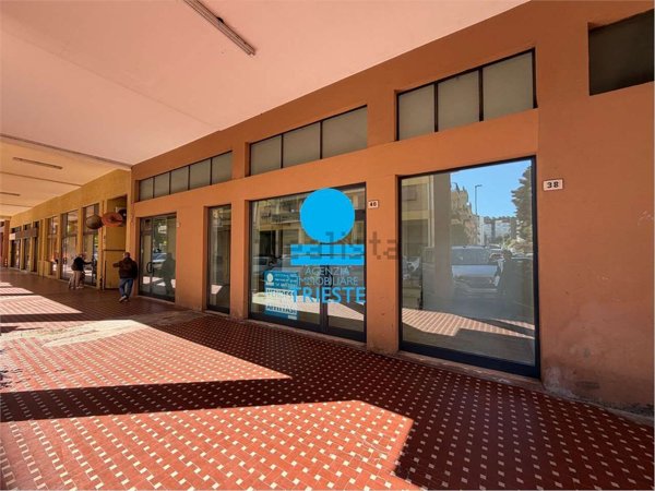 negozio in vendita a Pesaro