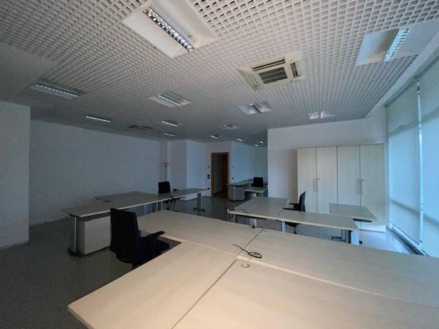 ufficio in vendita a Pesaro in zona Mare