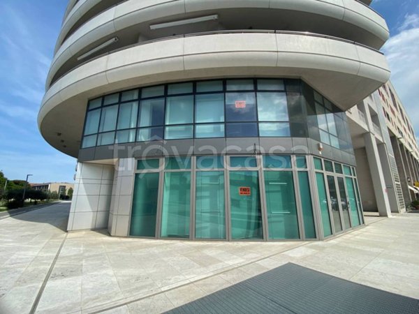 ufficio in vendita a Pesaro in zona Porto