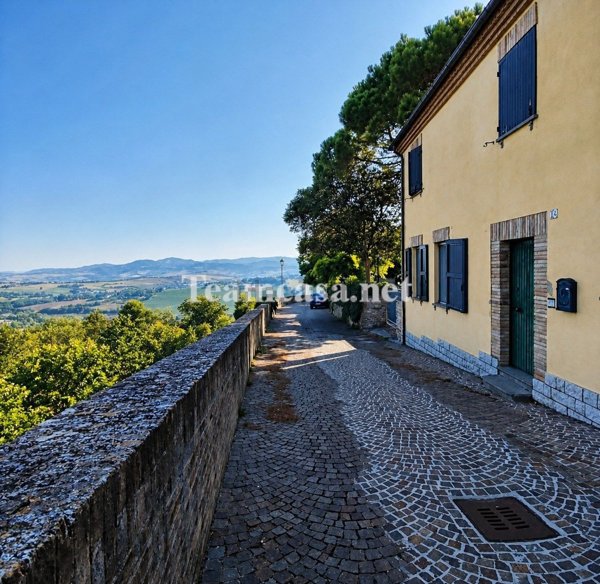 casa indipendente in vendita a Pesaro in zona Candelara