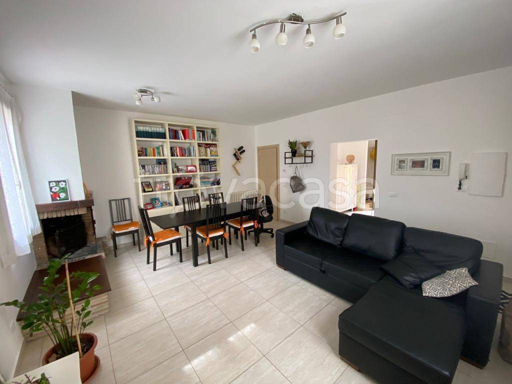 casa indipendente in vendita a Pesaro in zona Villa Fastiggi