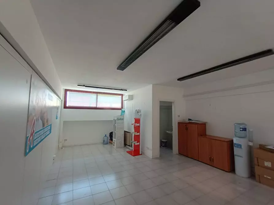 ufficio in vendita a Pesaro