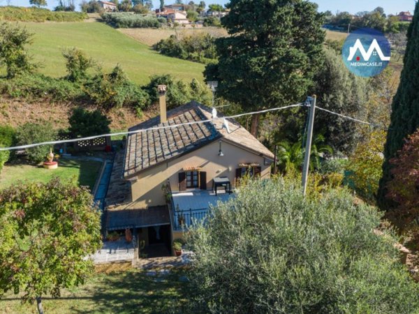 casa indipendente in vendita a Pesaro in zona Ghetto di Roncaglia