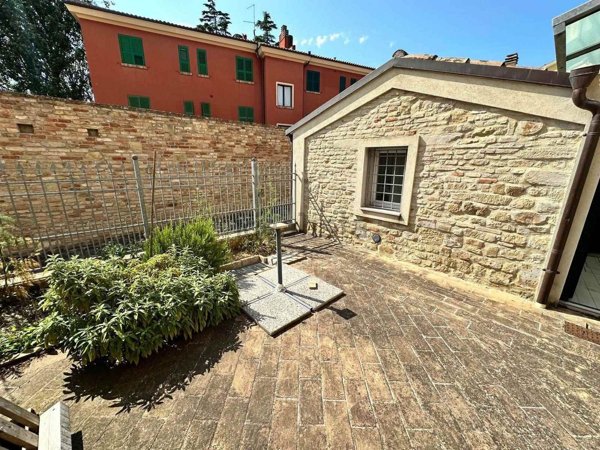 casa semindipendente in vendita a Pesaro in zona Novilara