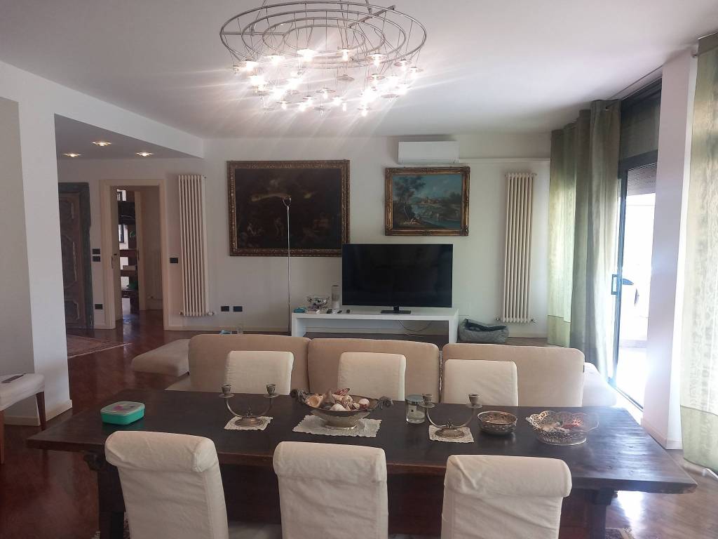 appartamento in vendita a Pesaro in zona Mare