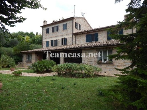 casa indipendente in vendita a Pesaro in zona Santa Veneranda