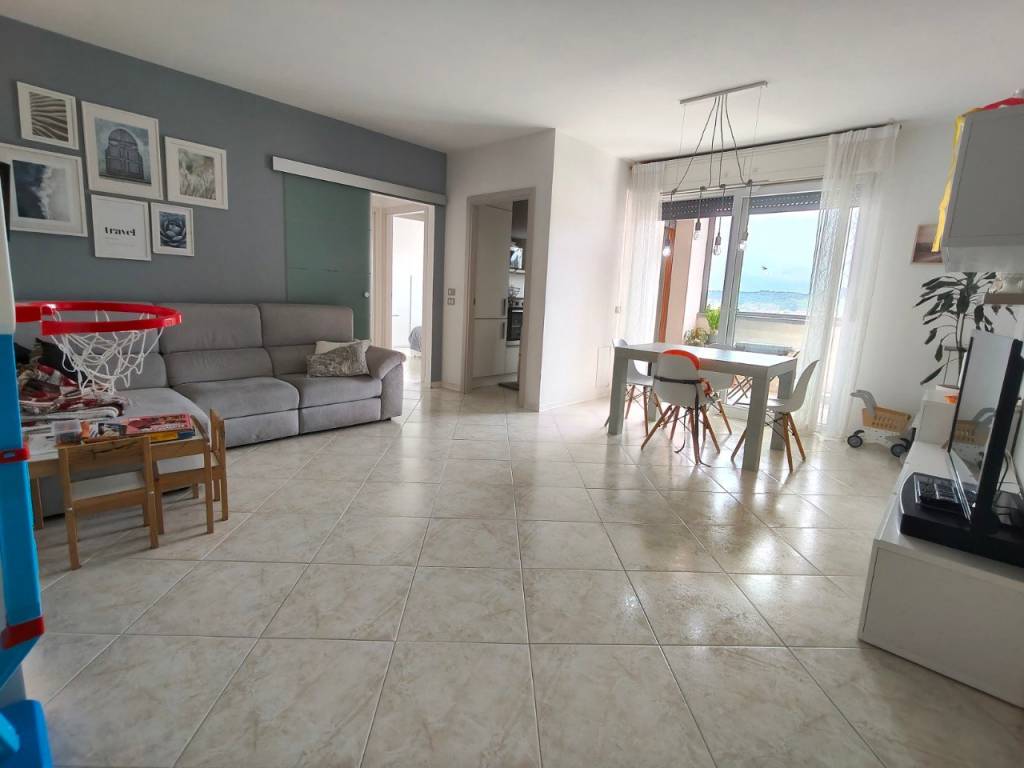 appartamento in vendita a Pesaro in zona Soria