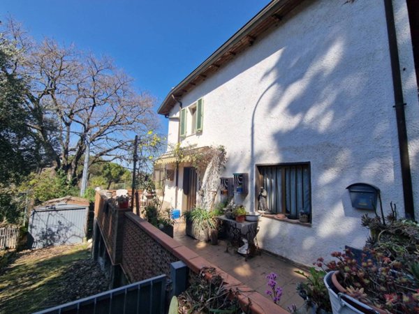 casa indipendente in vendita a Pesaro in zona Trebbiantico