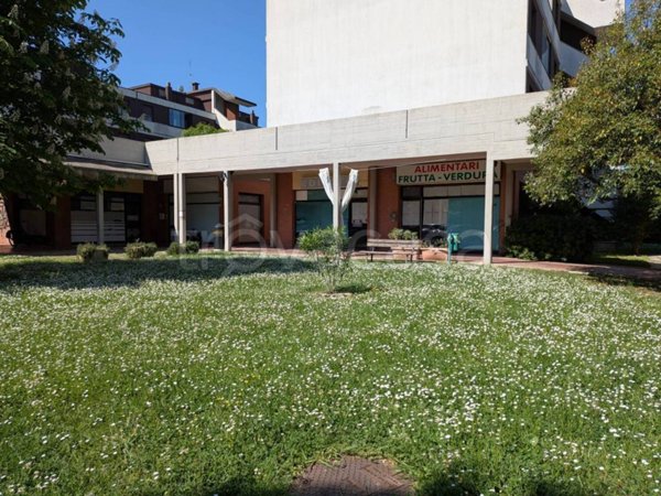 casa indipendente in vendita a Pesaro in zona Novilara