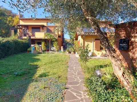 appartamento in vendita a Pesaro in zona Cattabrighe