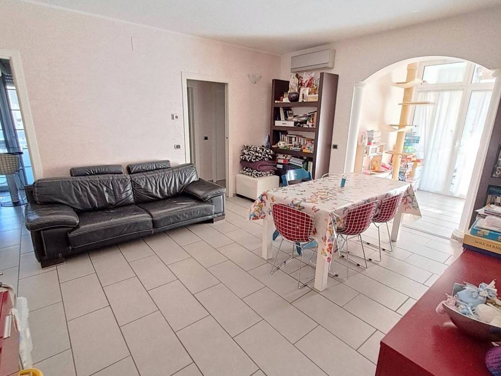 appartamento in vendita a Pesaro in zona Santa Veneranda