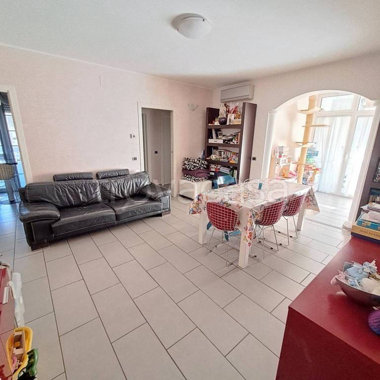 casa indipendente in vendita a Pesaro in zona Centro Città
