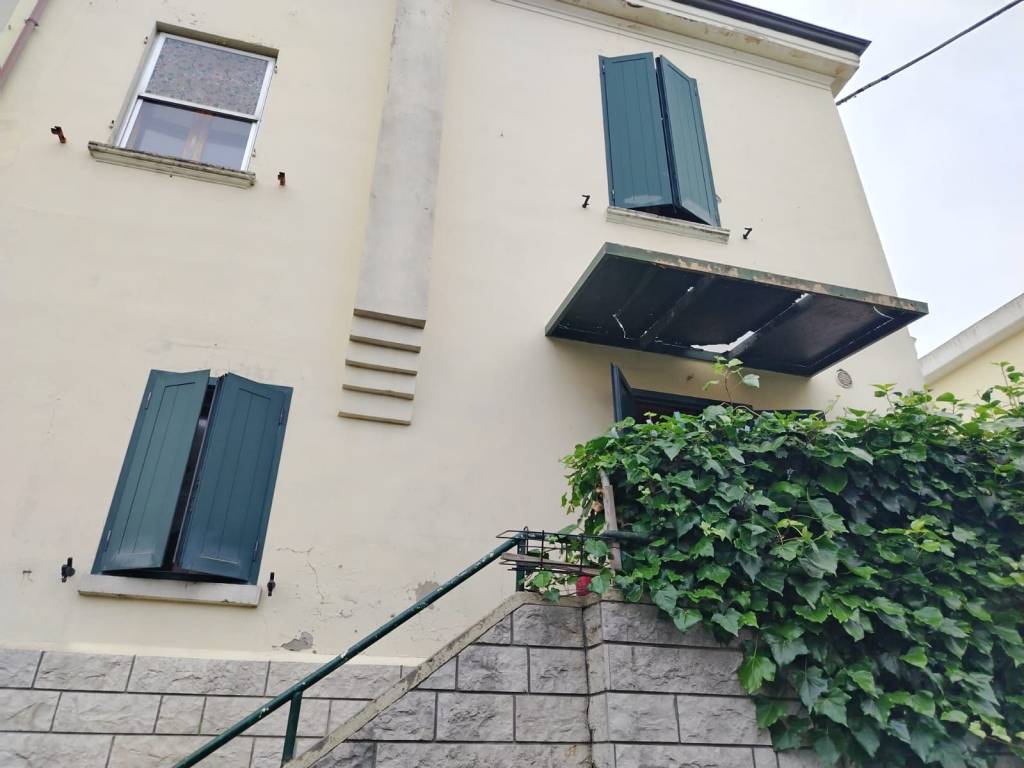 appartamento in vendita a Pesaro in zona Soria