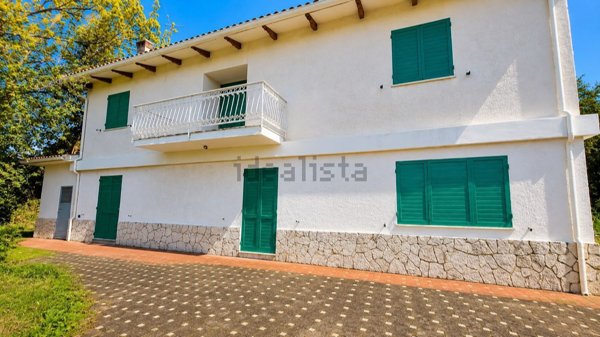 casa indipendente in vendita a Pesaro in zona Mare