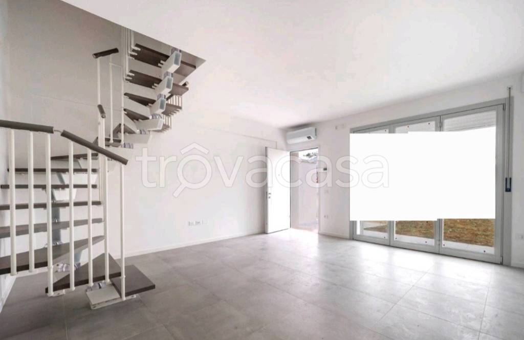 casa indipendente in vendita a Pesaro in zona Vismara