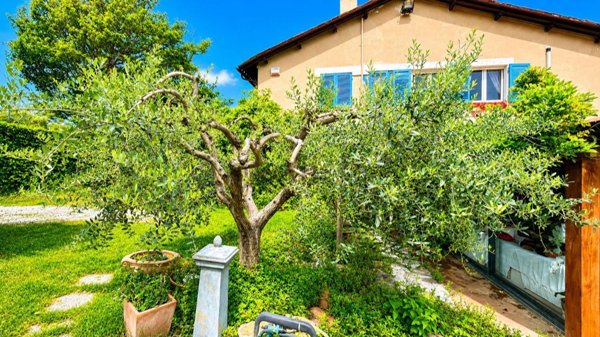 casa indipendente in vendita a Pesaro in zona Mare