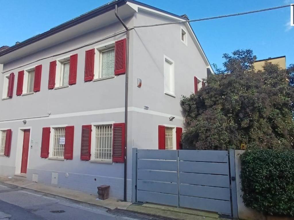casa indipendente in vendita a Pesaro in zona Soria