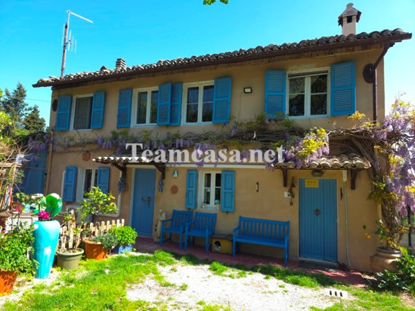 casa indipendente in vendita a Pesaro in zona Mare