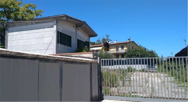 ufficio in vendita a Pesaro in zona Cattabrighe