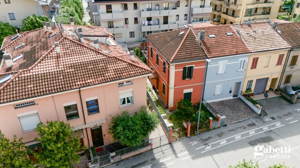 casa indipendente in vendita a Pesaro in zona Pantano