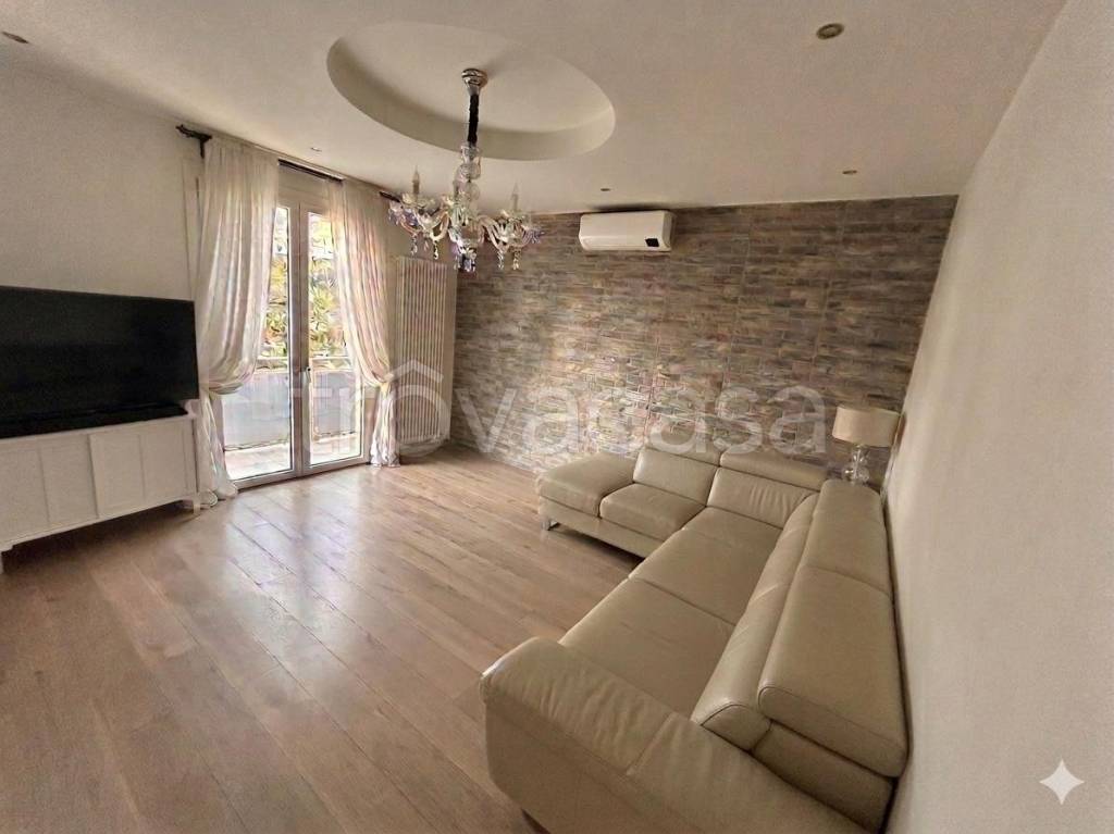 casa indipendente in vendita a Pesaro in zona Villa Ceccolini