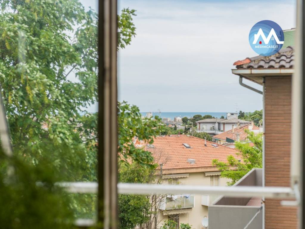 appartamento in vendita a Pesaro in zona Montegranaro