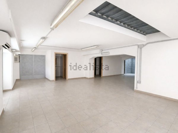 locale di sgombero in vendita a Pesaro