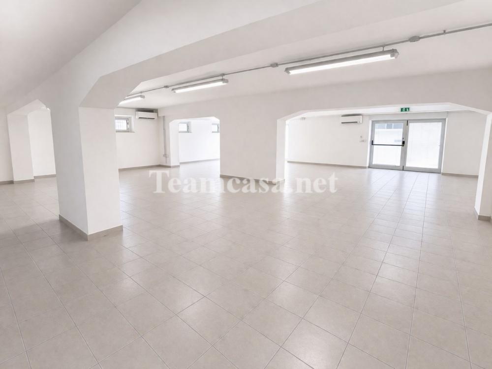 locale di sgombero in vendita a Pesaro