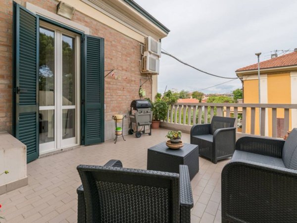 casa indipendente in vendita a Pesaro in zona Loreto