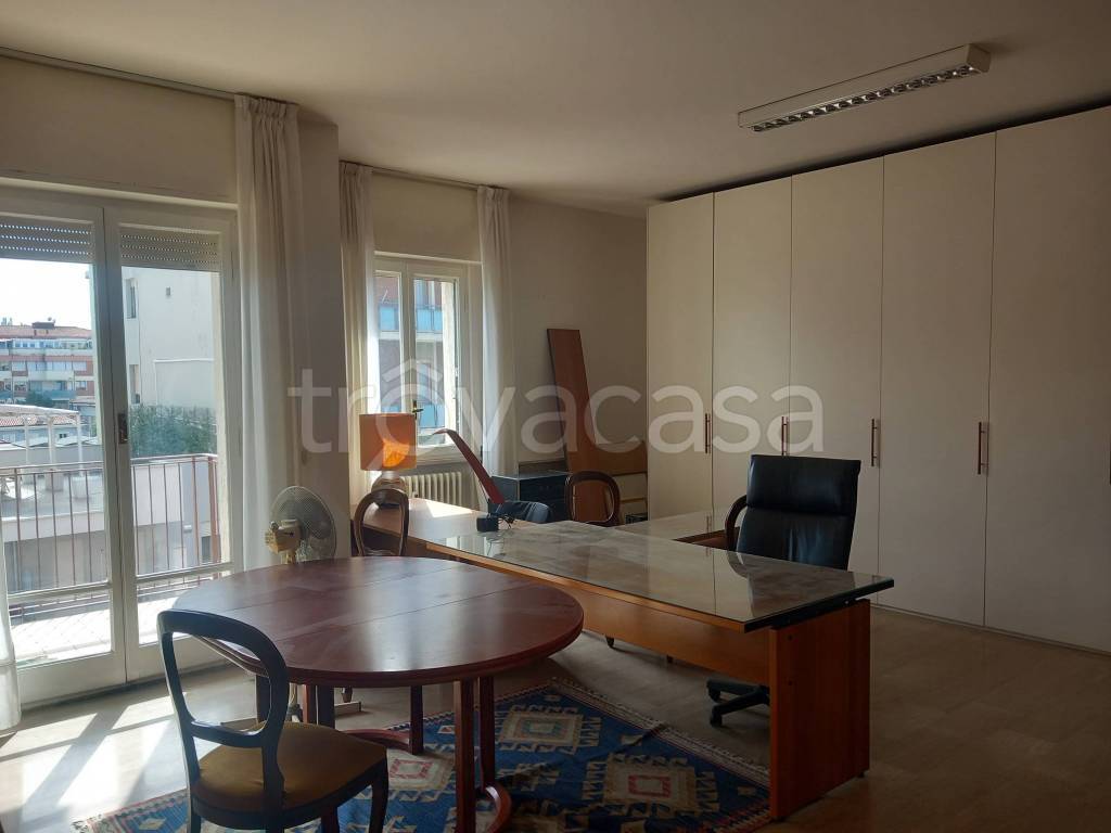 appartamento in vendita a Pesaro in zona Mare