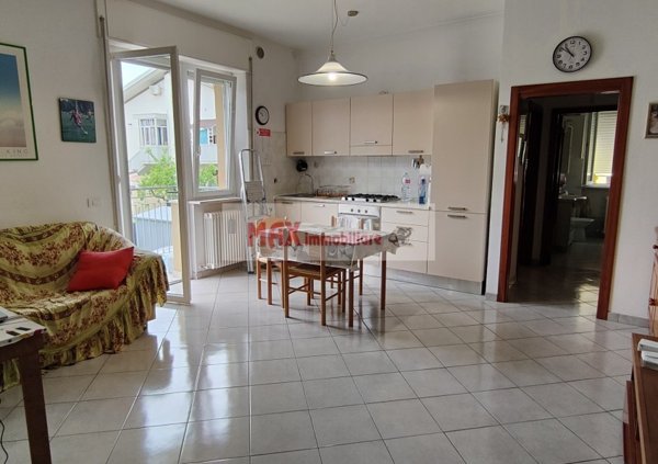 appartamento in vendita a Pesaro in zona Fabbrecce
