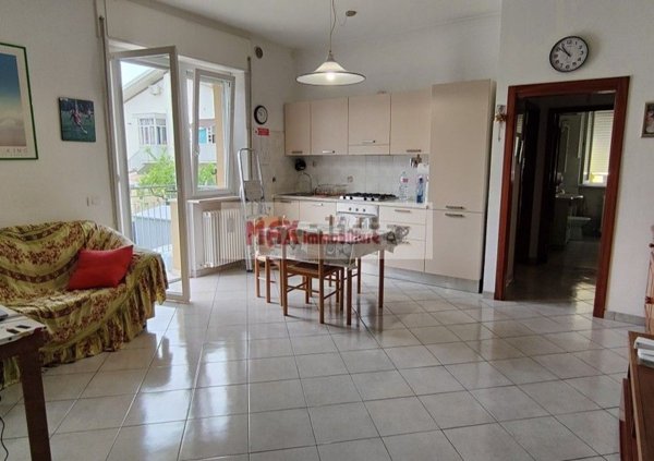 appartamento in vendita a Pesaro in zona Fabbrecce