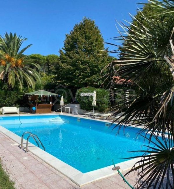 casa indipendente in vendita a Pesaro in zona Montegranaro