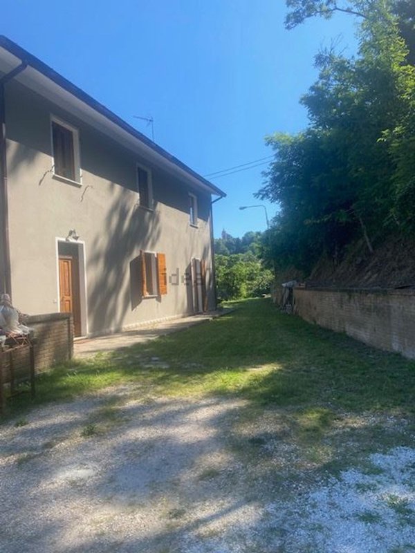 casa indipendente in vendita a Pesaro in zona Ginestreto