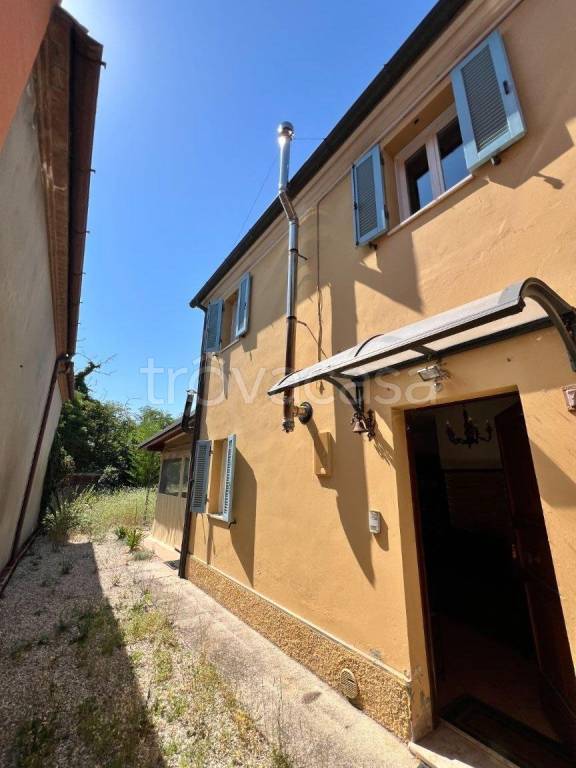 casa indipendente in vendita a Pesaro in zona Santa Maria dell'Arzilla