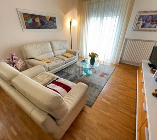 appartamento in vendita a Pesaro in zona Baia Flaminia