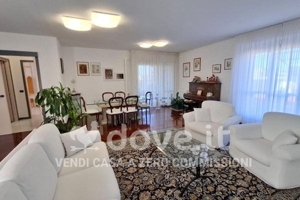 appartamento in vendita a Pesaro in zona Mare