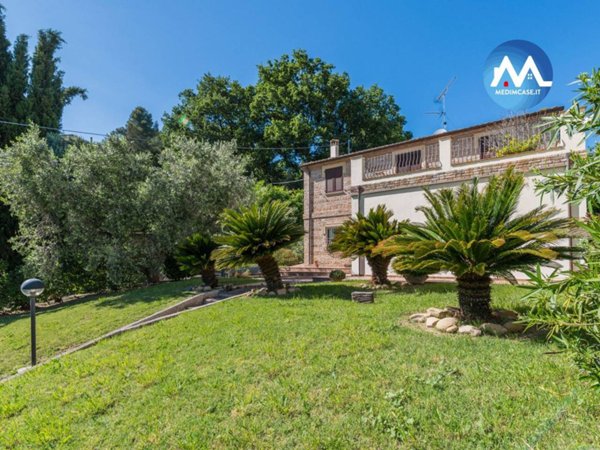 casa indipendente in vendita a Pesaro in zona San Bartolo