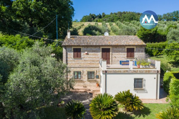 casa indipendente in vendita a Pesaro in zona San Bartolo