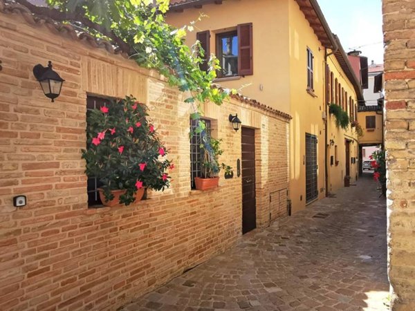 appartamento in vendita a Pesaro in zona Centro Città