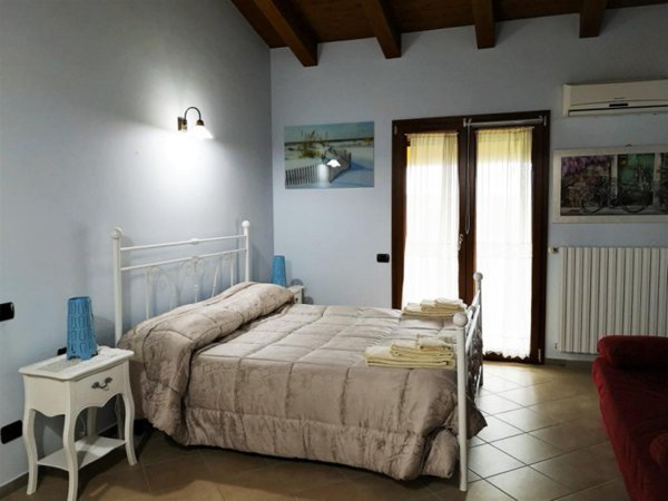 casa indipendente in vendita a Pesaro in zona Ginestreto