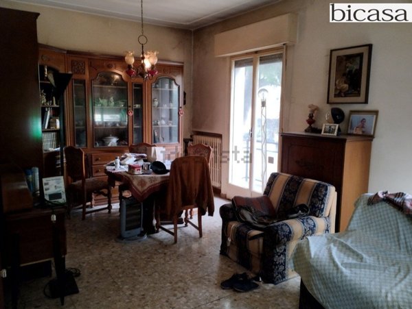 casa indipendente in vendita a Pesaro
